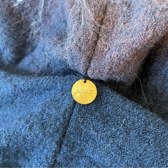 ARAE Blue Ombré Freya Boiled Wool Polar Fleece Mongolian Fur Pom Pom Beanie Hat - Picture 4 of 5